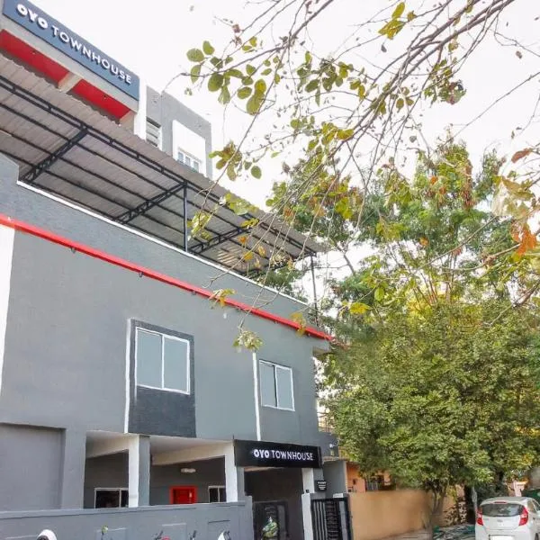 Super Townhouse RCC Sunrise, hotel in Hyderabad