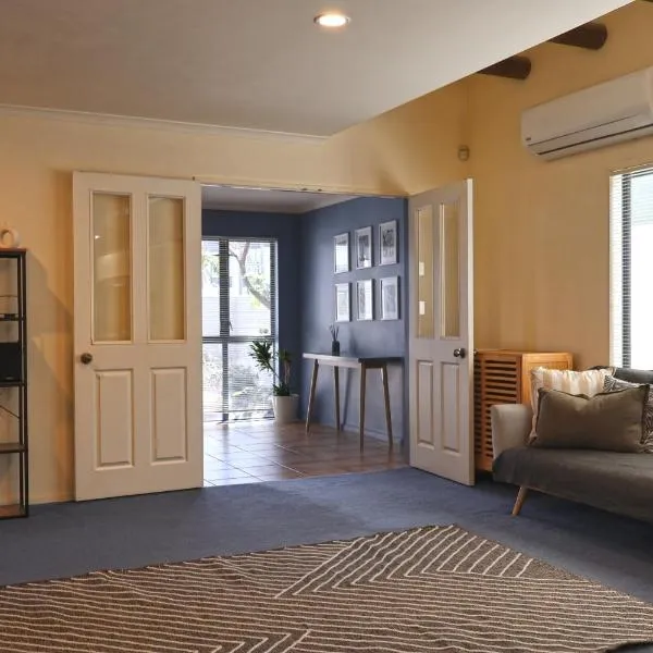 The Blue Jem - A central city home away from home!, ξενοδοχείο σε Napier