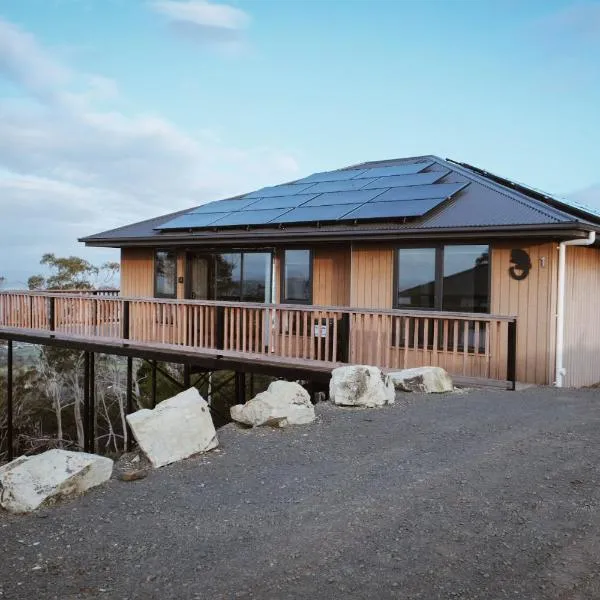 Mount Rumney Escapes Seaview House 1 - Possum House, hotel in Mount Rumney