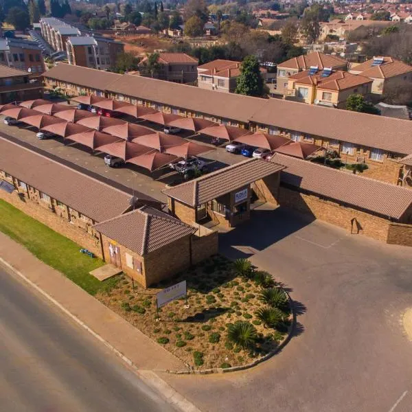 Rudman Townhouses - OR Tambo Airport, hotel a Boksburg