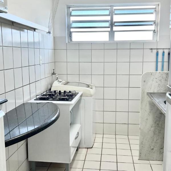 Apto charmoso, com ar, localização privilegiada - Foto 3