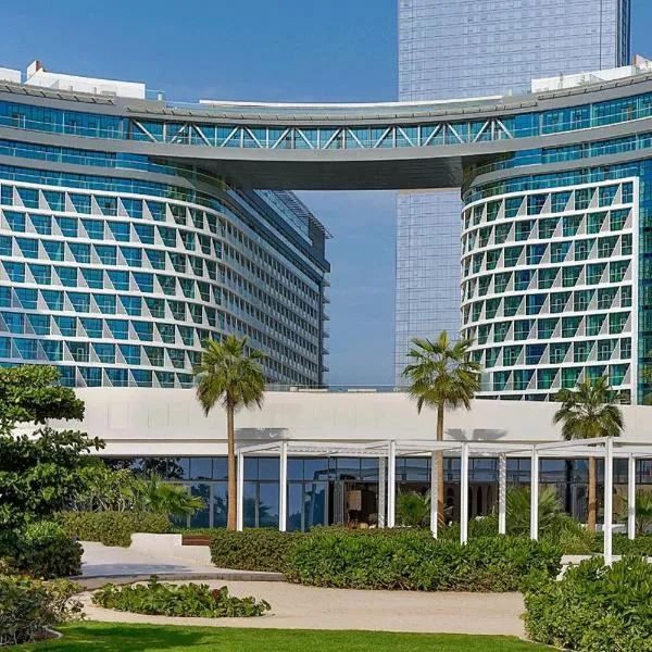 Spacious 1 bed with seaview in Seven Palm - Palm Jumeirah - IQPRO Holidays, Hotel in Dubai