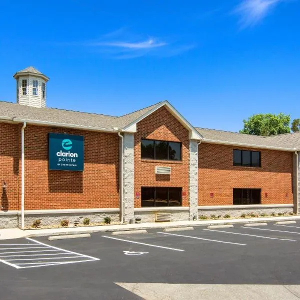 Clarion Pointe on the lake Clarksville-South Hill West, hotel di Clarksville