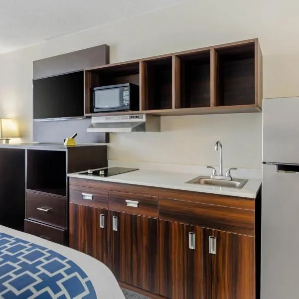 Suburban Studios Verona - Staunton North, hotel di Staunton
