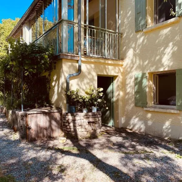 Magnifique maison dans un écrin de verdure - Idéal séjour en famille ou amis, hotel em Lachau