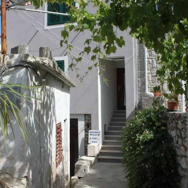 Apartman Kristina, studio i soba, hotel a Primošten