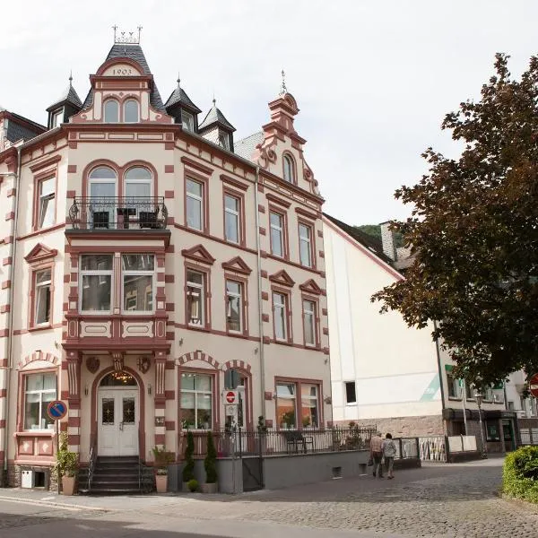 Hotel Ravene, hotel em Cochem