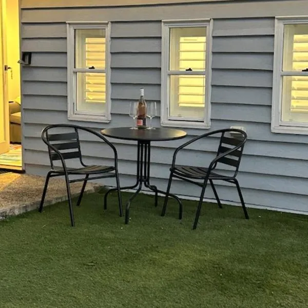 Cozy guest suite in Margate, 200 mts from beach, hotel di Woody Point