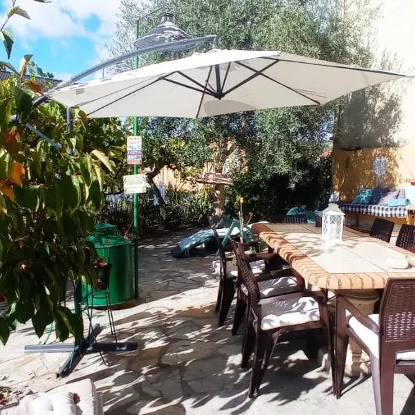 Alojamento local Os Maias, hotel v destinaci Mirandela