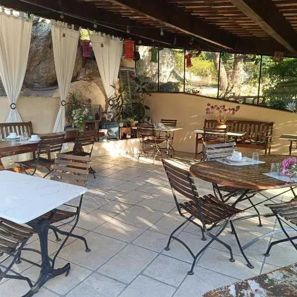 Campagne de la source St Martin B&B, hotel in Cotignac