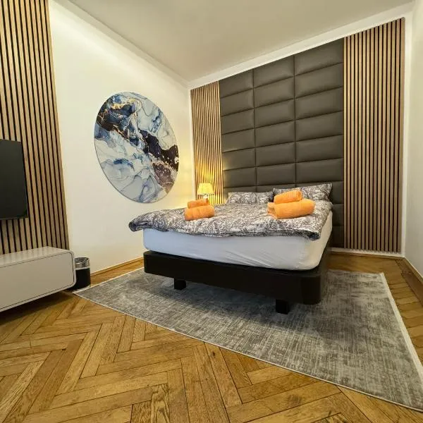 Isartor Rooms - SHARED BATHROOM, hotel in Munich