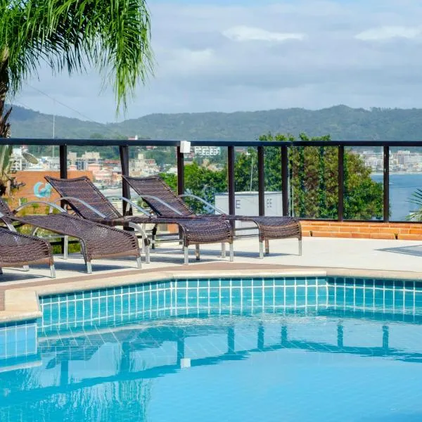 Pousada Palmeiras Bombinhas, hotel in Bombinhas