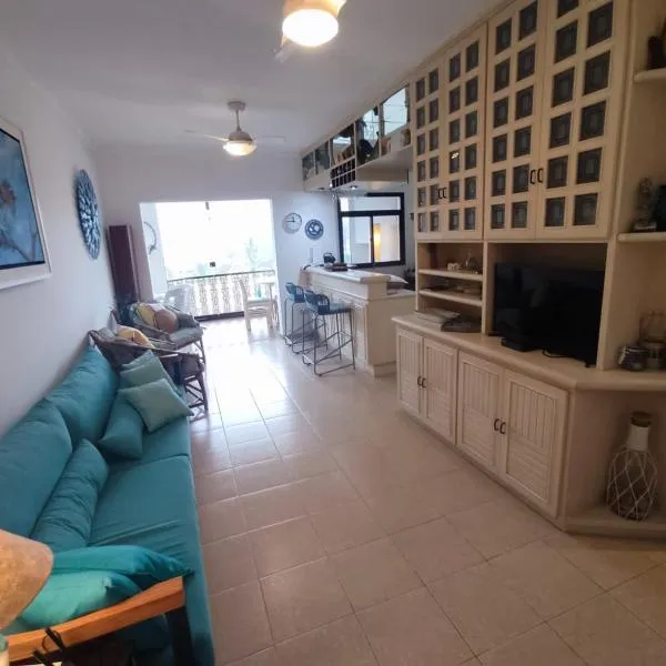 Apto 301 - Lindo, Espaçoso, 100m da Praia - Condomínio, piscina, churrasqueiras, quadras, hotel a Ubatuba
