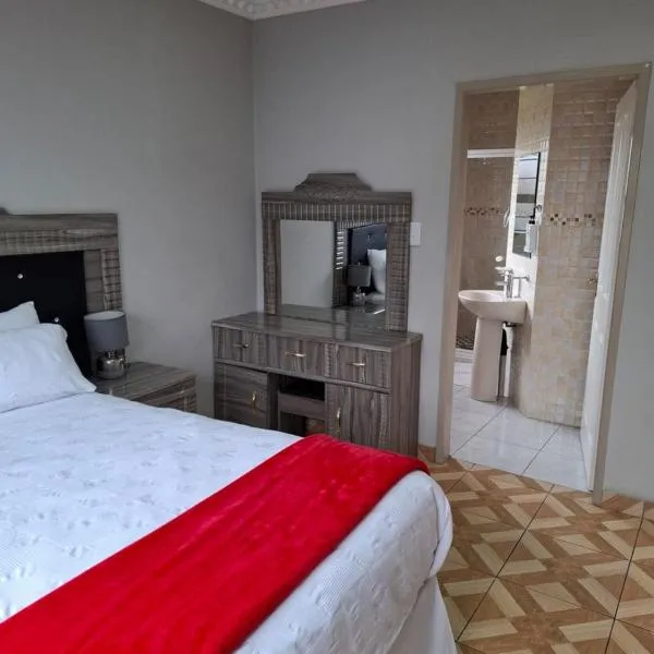 Entire Modern House!!- Middelburg, hotel in Middelburg