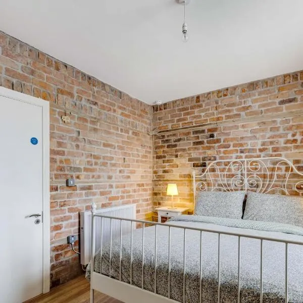 Old Post Office Apartment, hotel in Monaghan