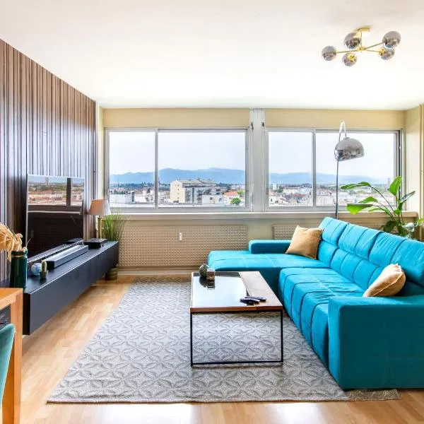 Nouveau - Vue panoramique Vosges - 90m moderne et Cocoon - Parking et Netflix, hotel in Mulhouse