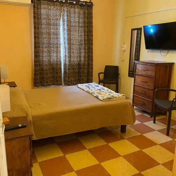 Departamento ampliio y centrico 2 habitaciones con balcon, hotel in Orizaba