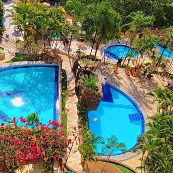 Apartamento amplo com vista privilegiada para as piscinas thermais do Ecológic Park!