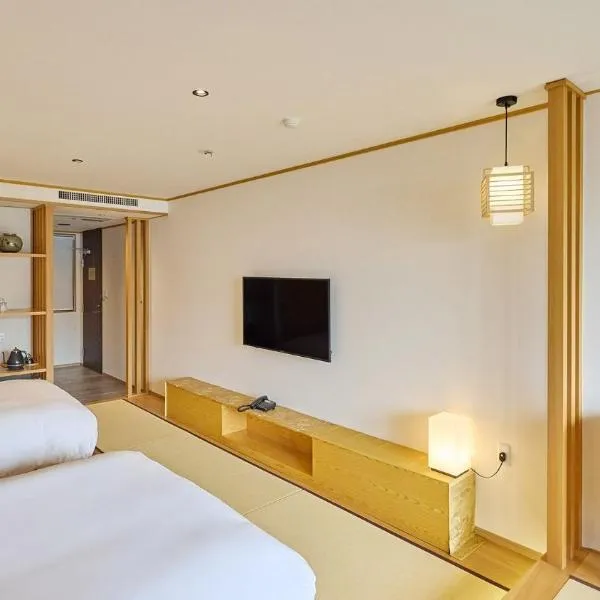 Kumonoue Fuji Hotel Premium room - No Mt Fuji view with open-air bath, hotel in Fujikawaguchiko