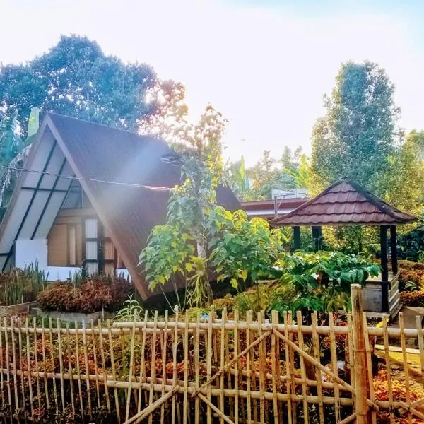 Jon's Paradise Villa and Resto, hotel in Sajang