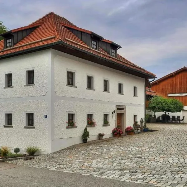 Ferienhof Aiginger, hotel in Grafenau