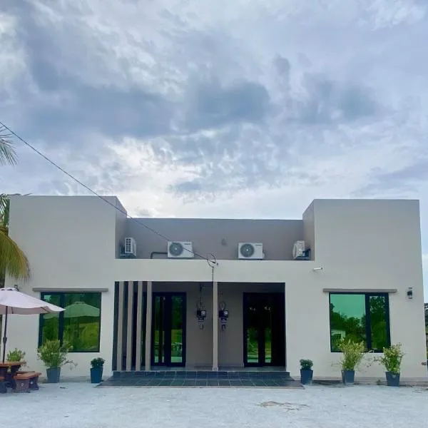 NitaDinn Guest House, khách sạn ở Kampong Ru Sepuloh