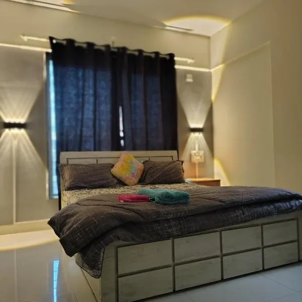 Rk Stay Balewadi Highstreet 2bhk Fully Furnished, hotel en Pune