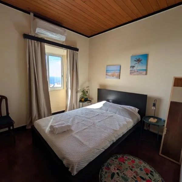 Janela da Aldeia, hotel in Lomba