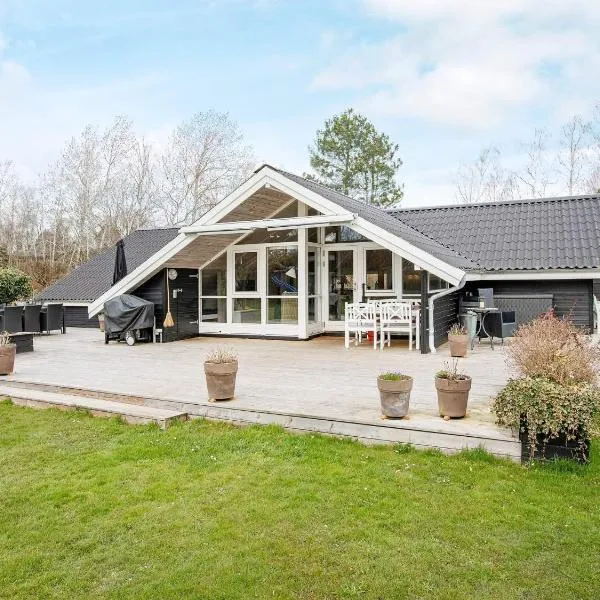 10 person holiday home in Stege, hotel a Stege