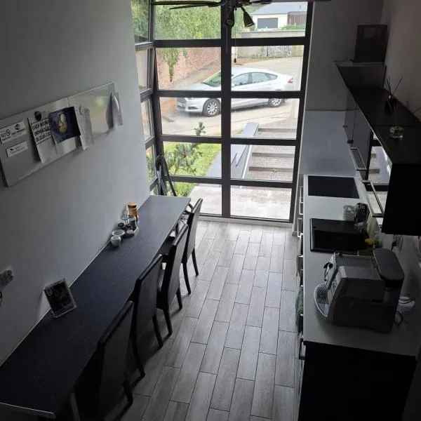 Komfort Noclegi, hotel in Blizne Jasińskiego