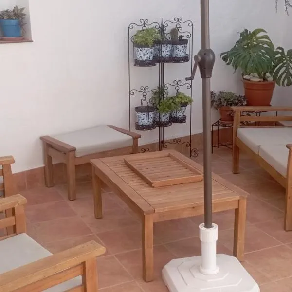 Casa Rural Olivares, hotel in Villanueva de Algaidas