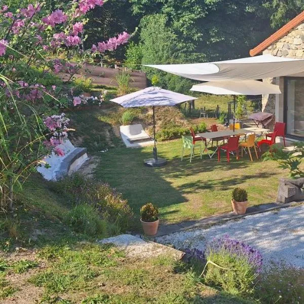 Viesnīca Grand cottage le pré bleu 11mn lac pilsētā Thizy-les-Bourgs