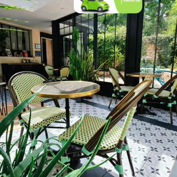 Les Glycines de Monchy- Chambres d'hôtes, hotel in Monchy-Humières