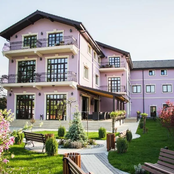 Marigab, מלון בRăcarii de Jos
