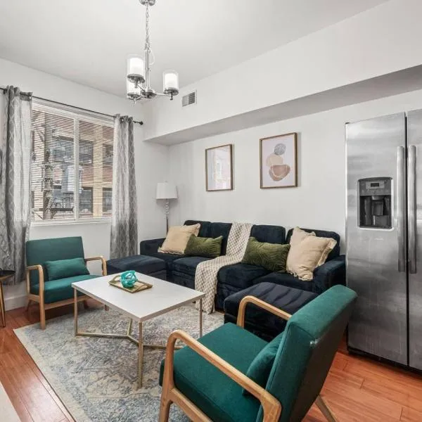 New Modern Apt in Chinatown Parking Available