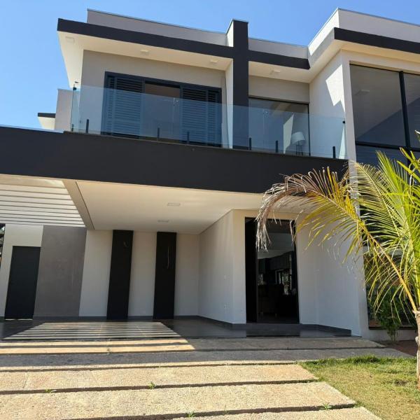Yasmin house