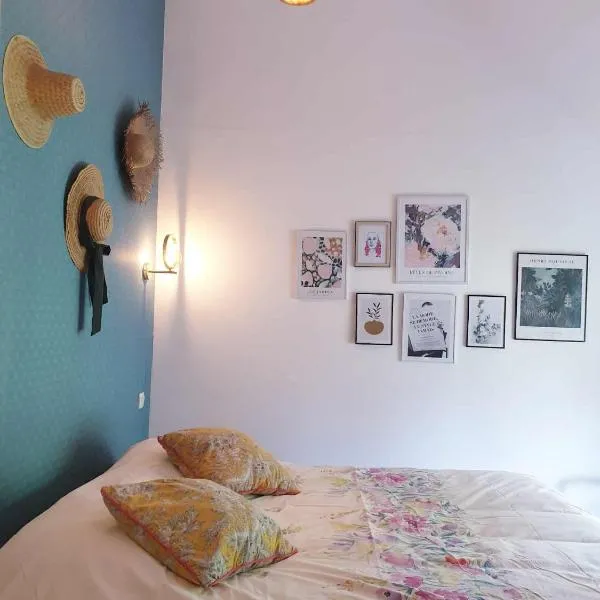 Le chambre du Clos Giot, hotel in Saint-Vaast-la-Hougue