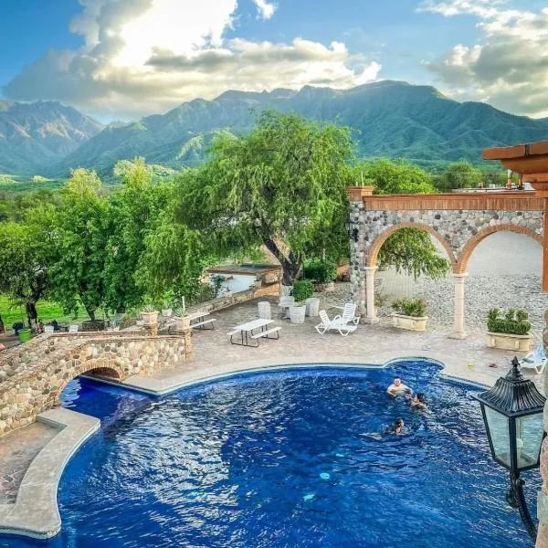 Álamos Bonito Resort, hotel in Álamos