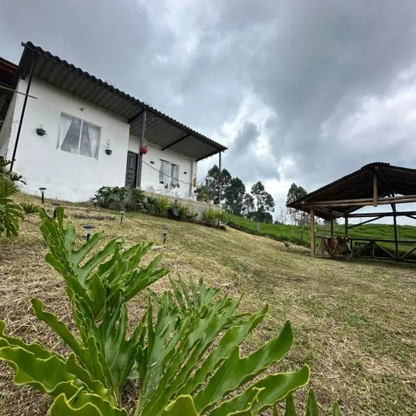 Cabaña privada cerca a termales San Vicente, hotel en Santa Rosa de Cabal