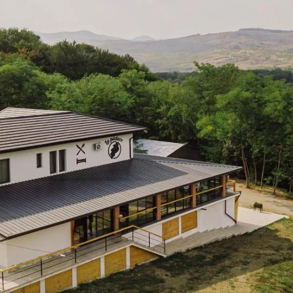 La Pădure, hotel in Nifon
