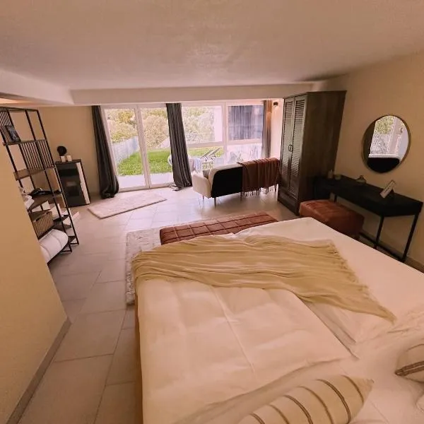 Layal Residence Exclusive 2 Floor House with Terrace, hotel u Bihaću
