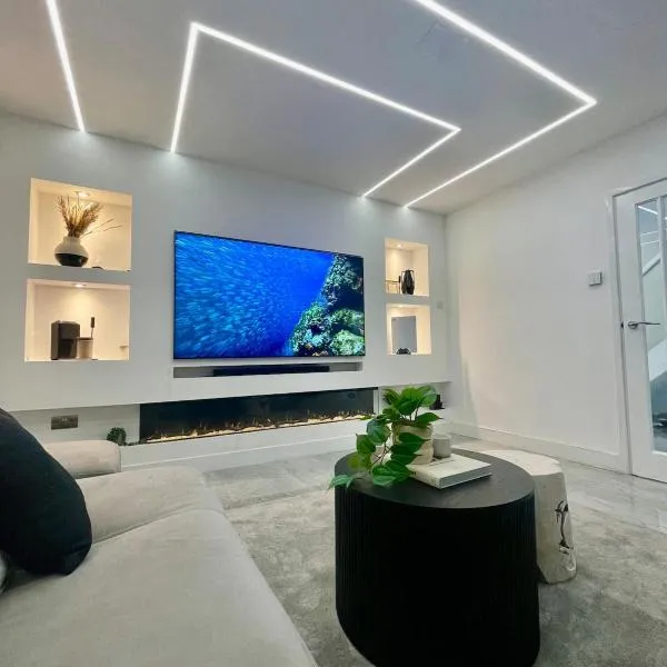 Modern House with Garden and Parking, hôtel à Cardiff