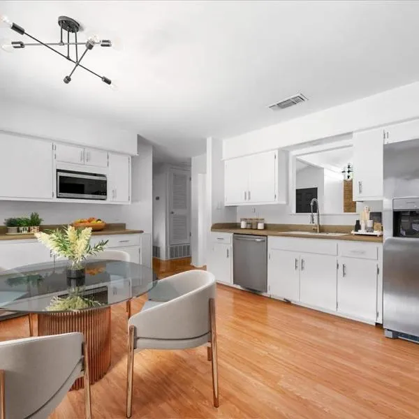 Modern 4BR Austin Retreat