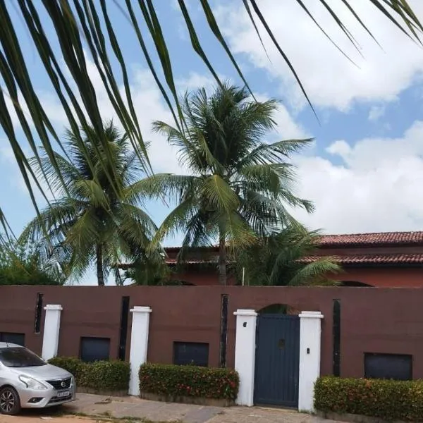 Casa com Piscina Grande em Salinas, hotel in Salinópolis
