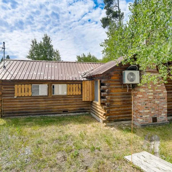 Grandpas Cabin about 30 Miles to Yellowstone!、アイランド・パークのホテル