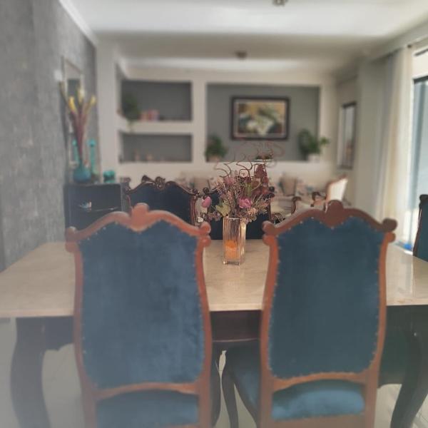 Casa confortável em condomínio de luxo