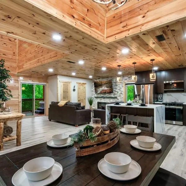 New Listing - Dollywood - HotTub - Arcade - Grill，賽維爾維爾的飯店