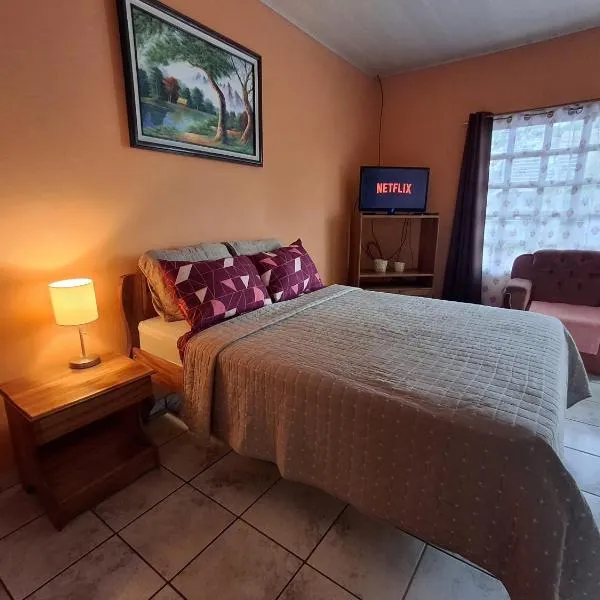 Apartment Quepos Cozy Studio, hotel in Quepos