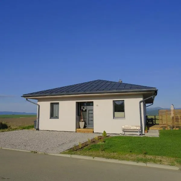 Červene maky - red poppies, hotel en Malý Slavkov