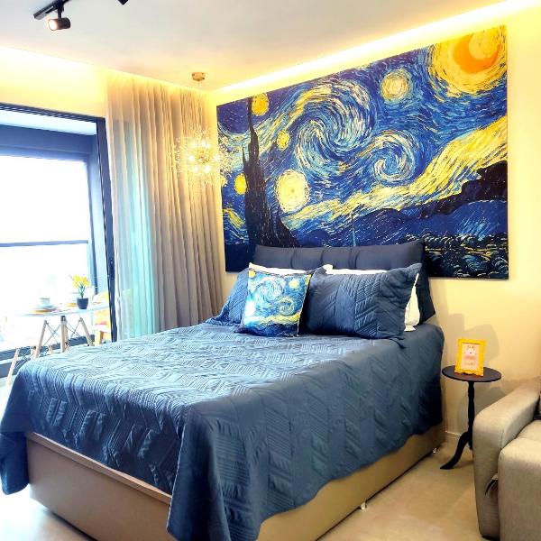VAN GOGH-SE Studio privado com Rooftop, garagem, piscina aquecida